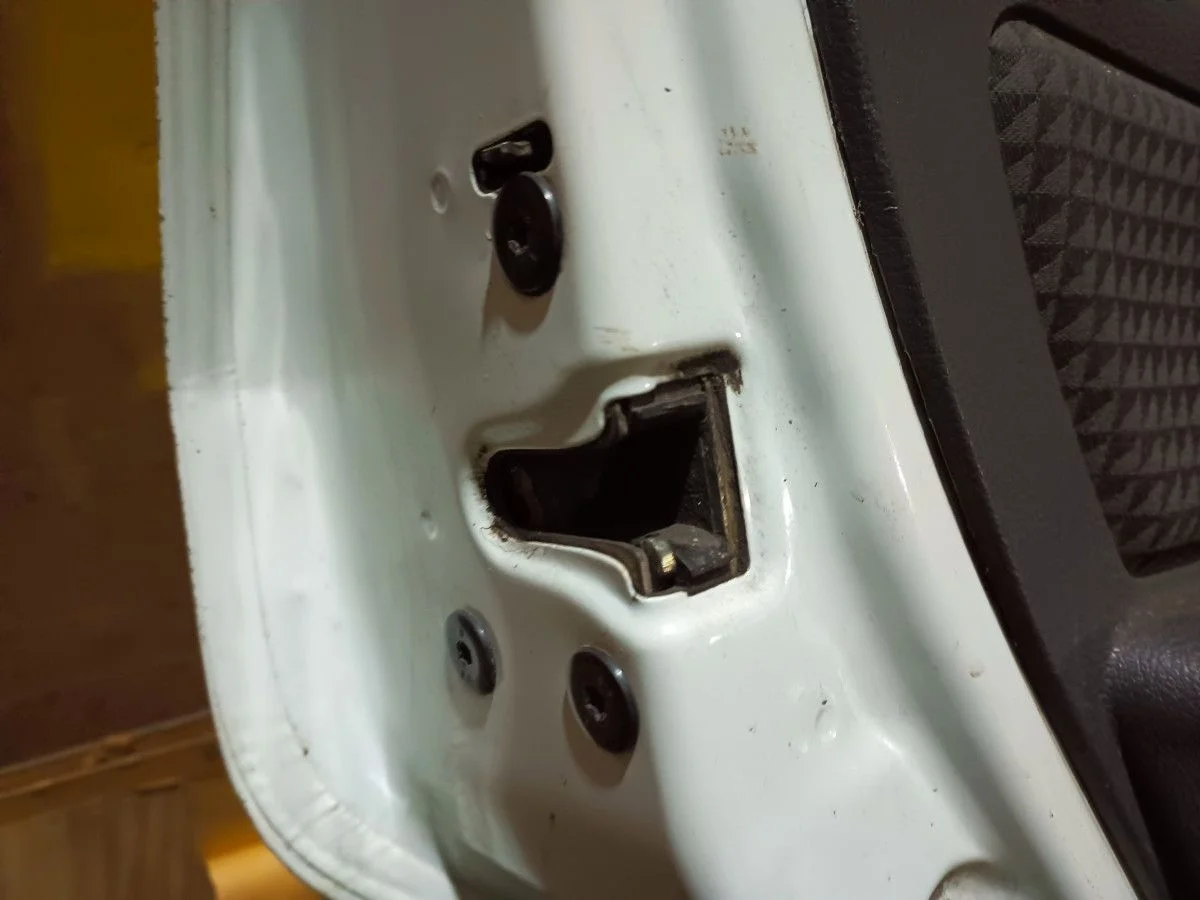 Замок двери левой Renault Logan