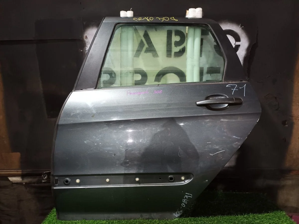 Дверь задняя левая Peugeot 308