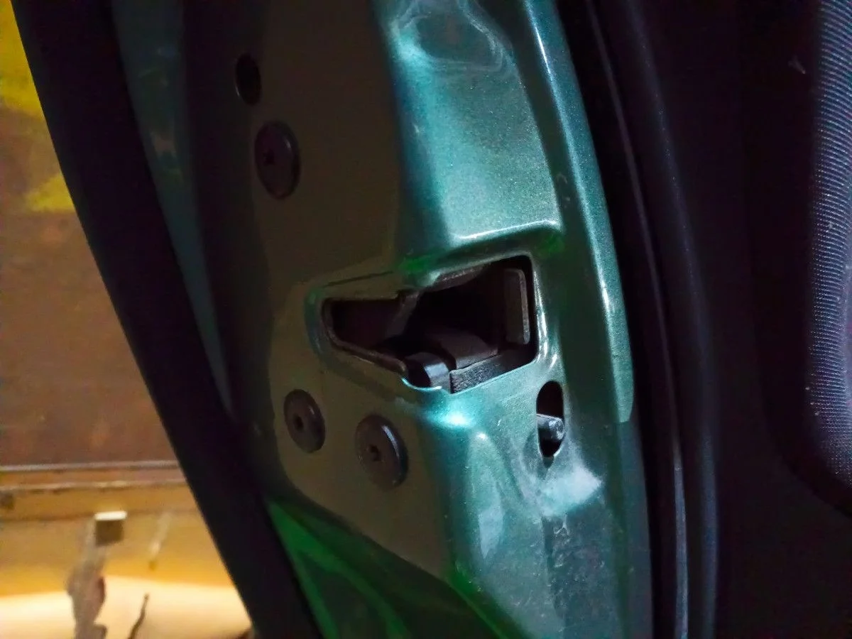 Замок двери задней левой Renault Megane II (2002—2006)