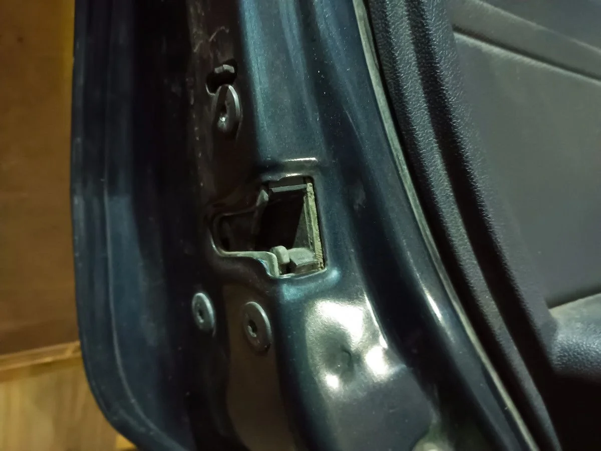 Замок двери Renault Logan I (2004—2009)