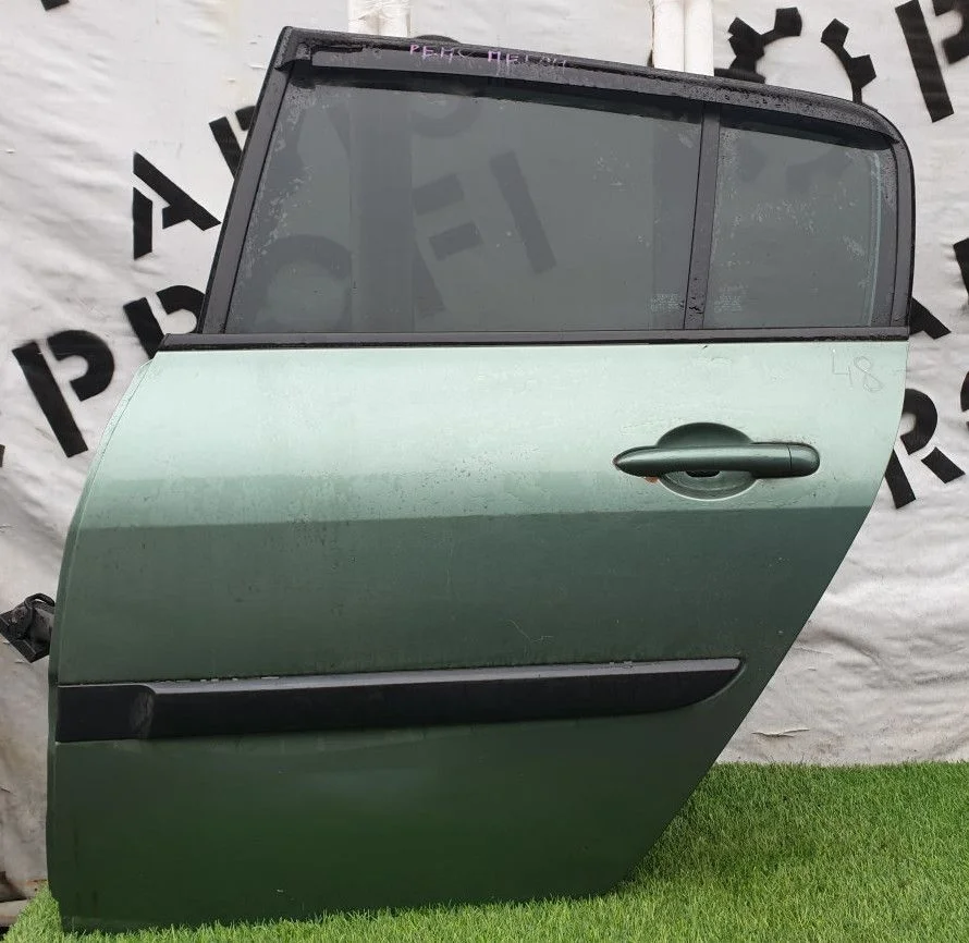 Дверь задняя левая Renault Megane II