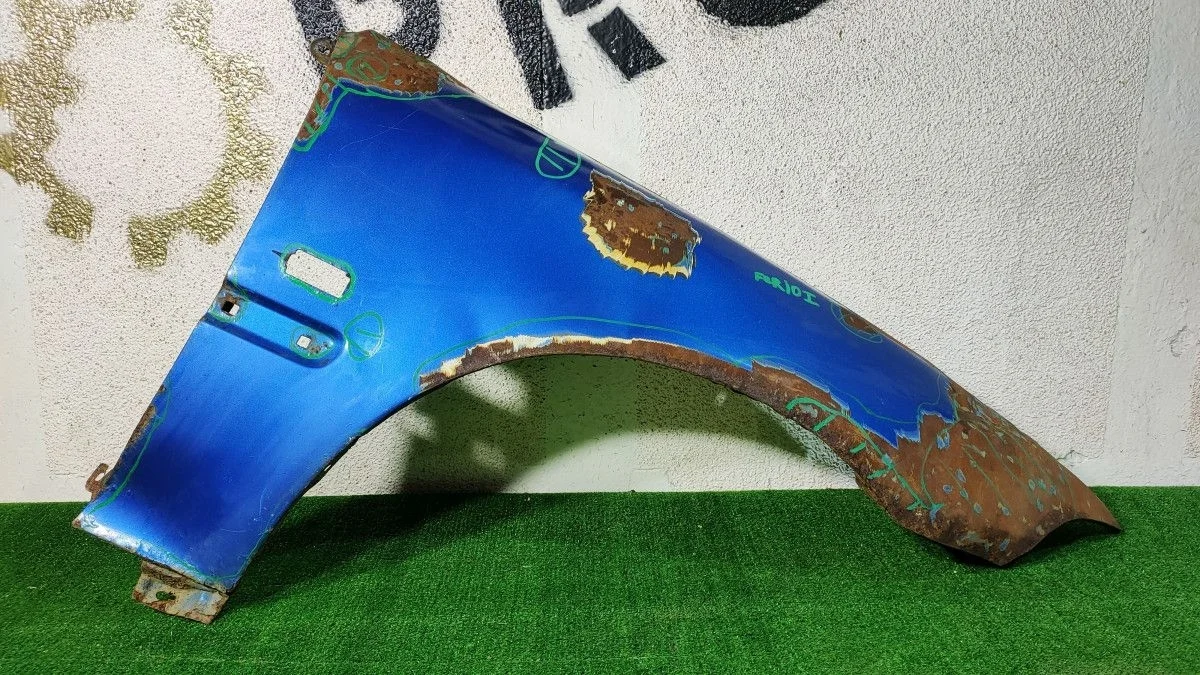 Крыло переднее правое Honda Civic Ferio I