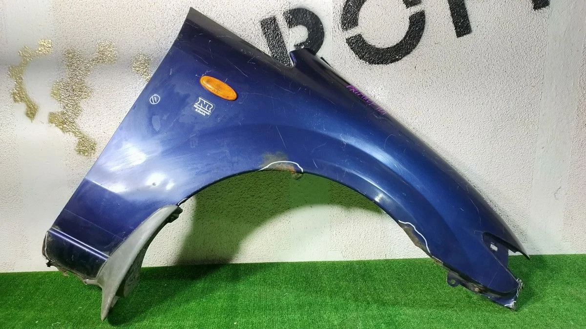 Крыло переднее правое для Mazda Premacy (CP) I