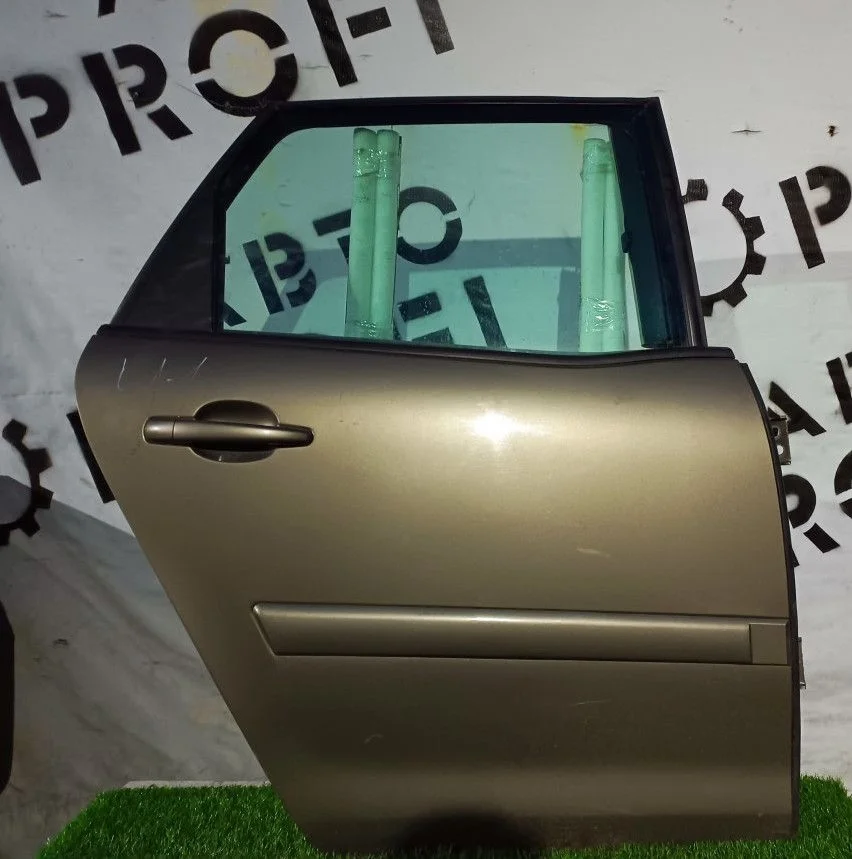 Дверь задняя правая Citroen C4