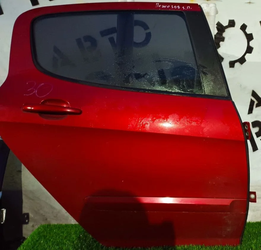 Дверь задняя правая Peugeot 308