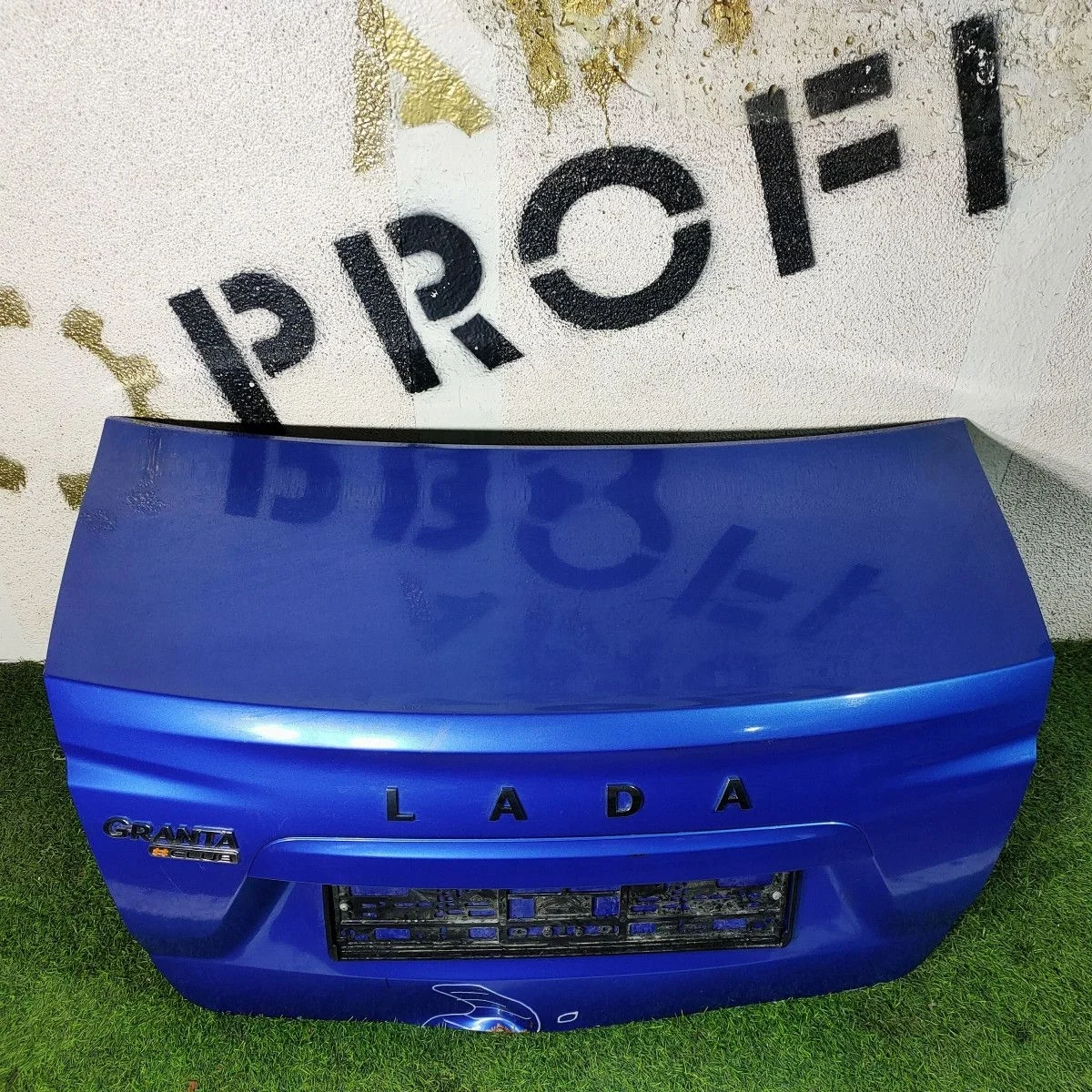 Крышка багажника дефект на Лада Гранта FL
