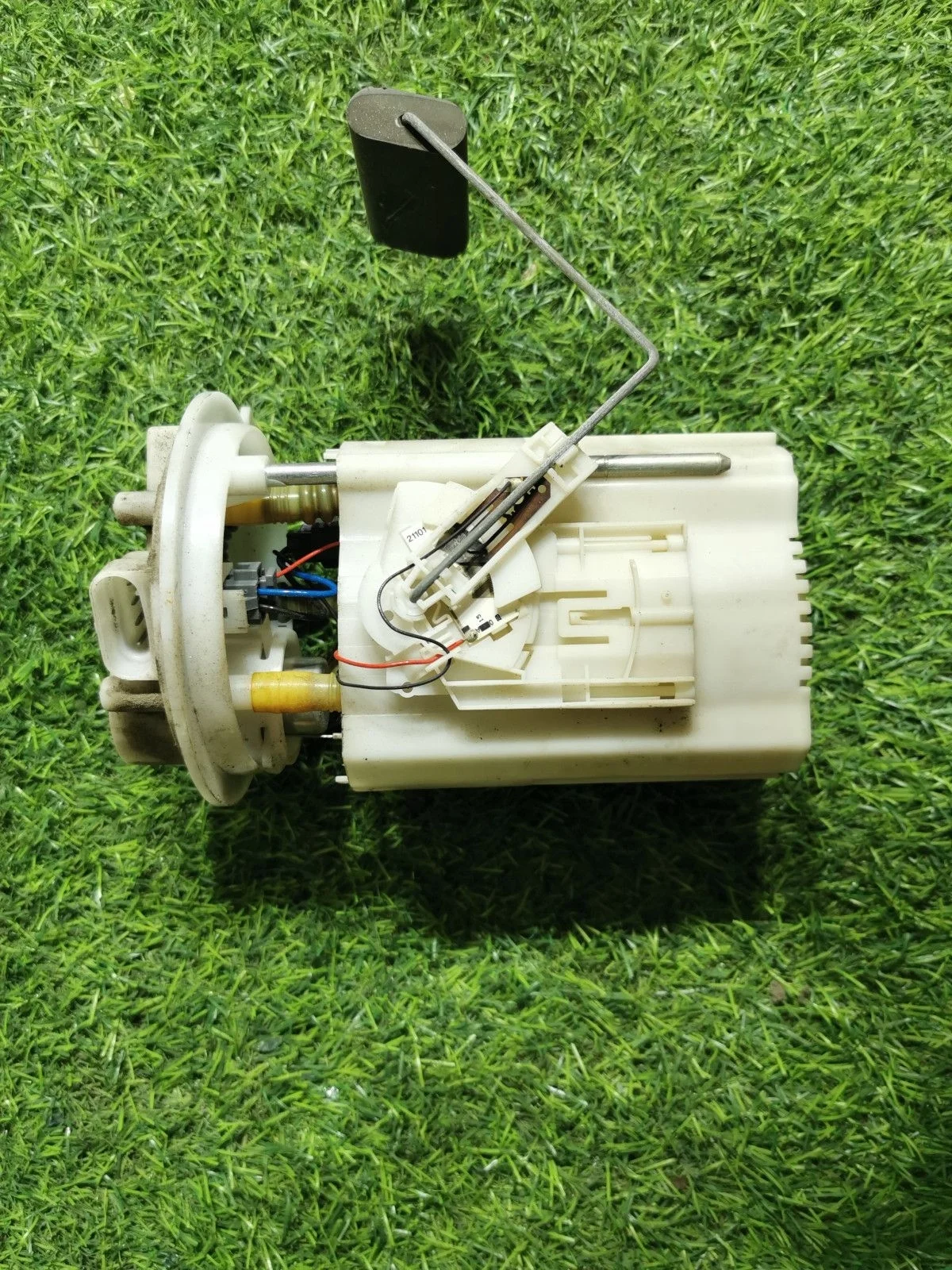 Топливный насос в сборе для Лада Приора I