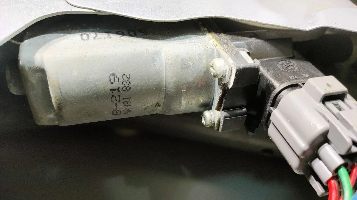 Стеклоподъемник электр. задний правый Mitsubishi