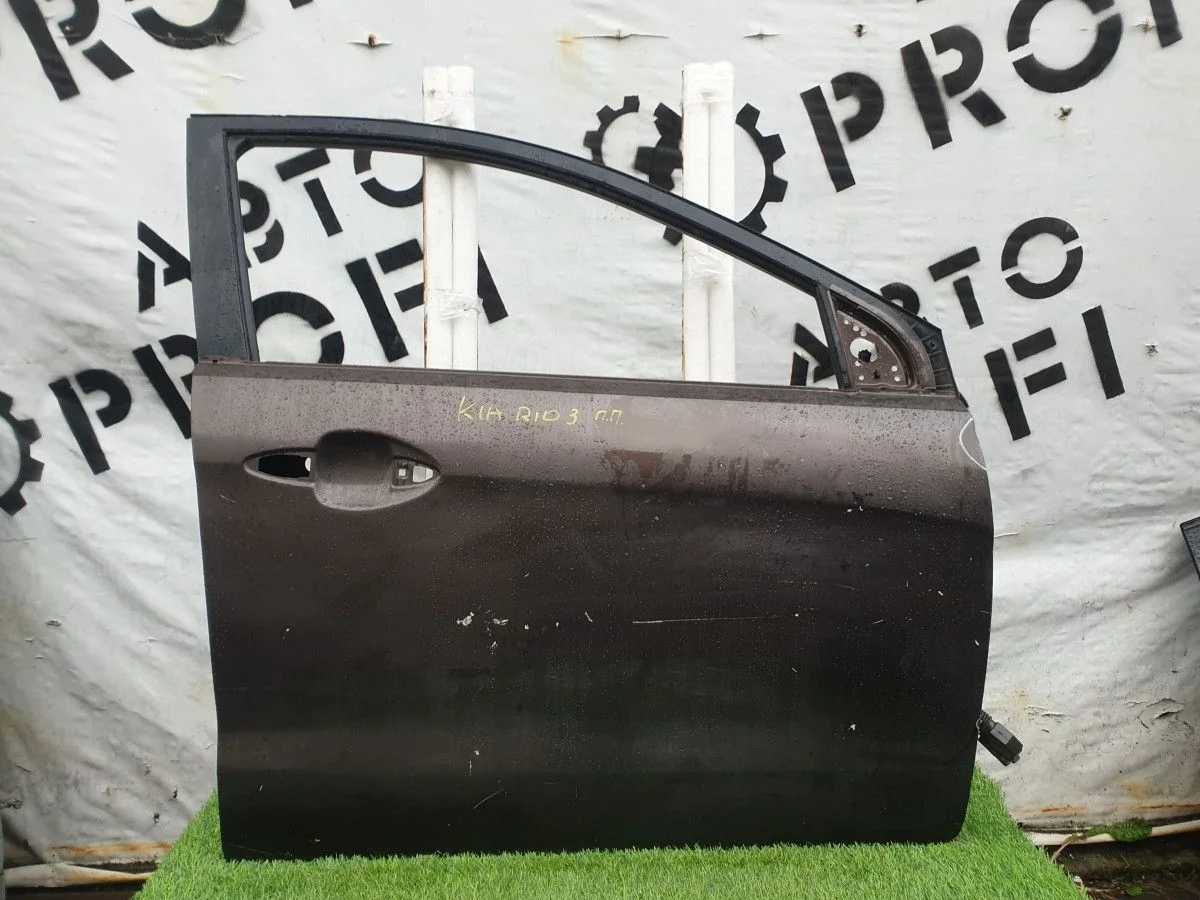 Дверь передняя правая Kia Rio 3