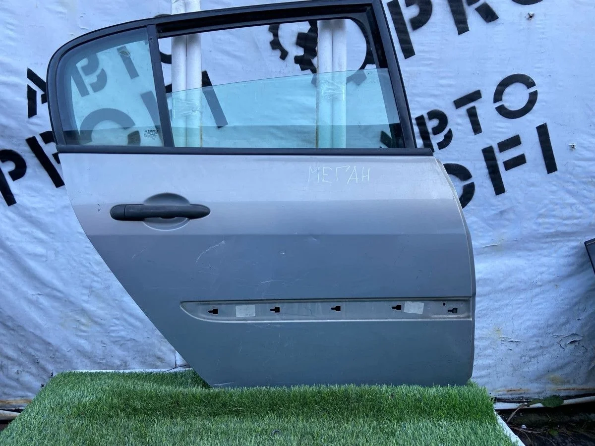 Дверь задняя правая Renault megane