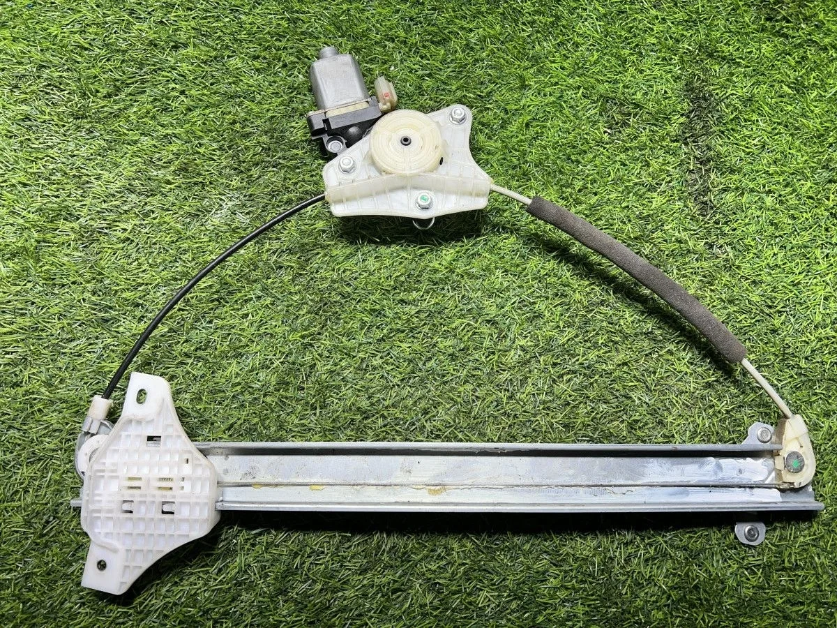 Стеклоподъемник Hyundai Solaris II