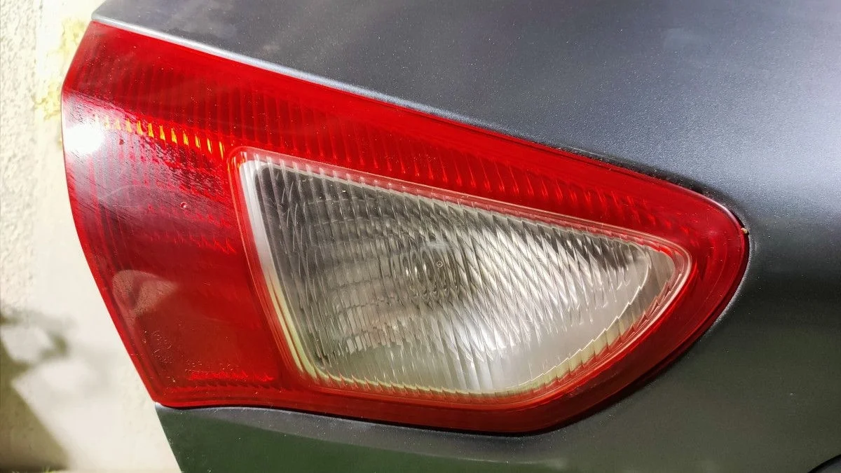 Фонарь задний внутренний левый Mitsubishi Lancer X