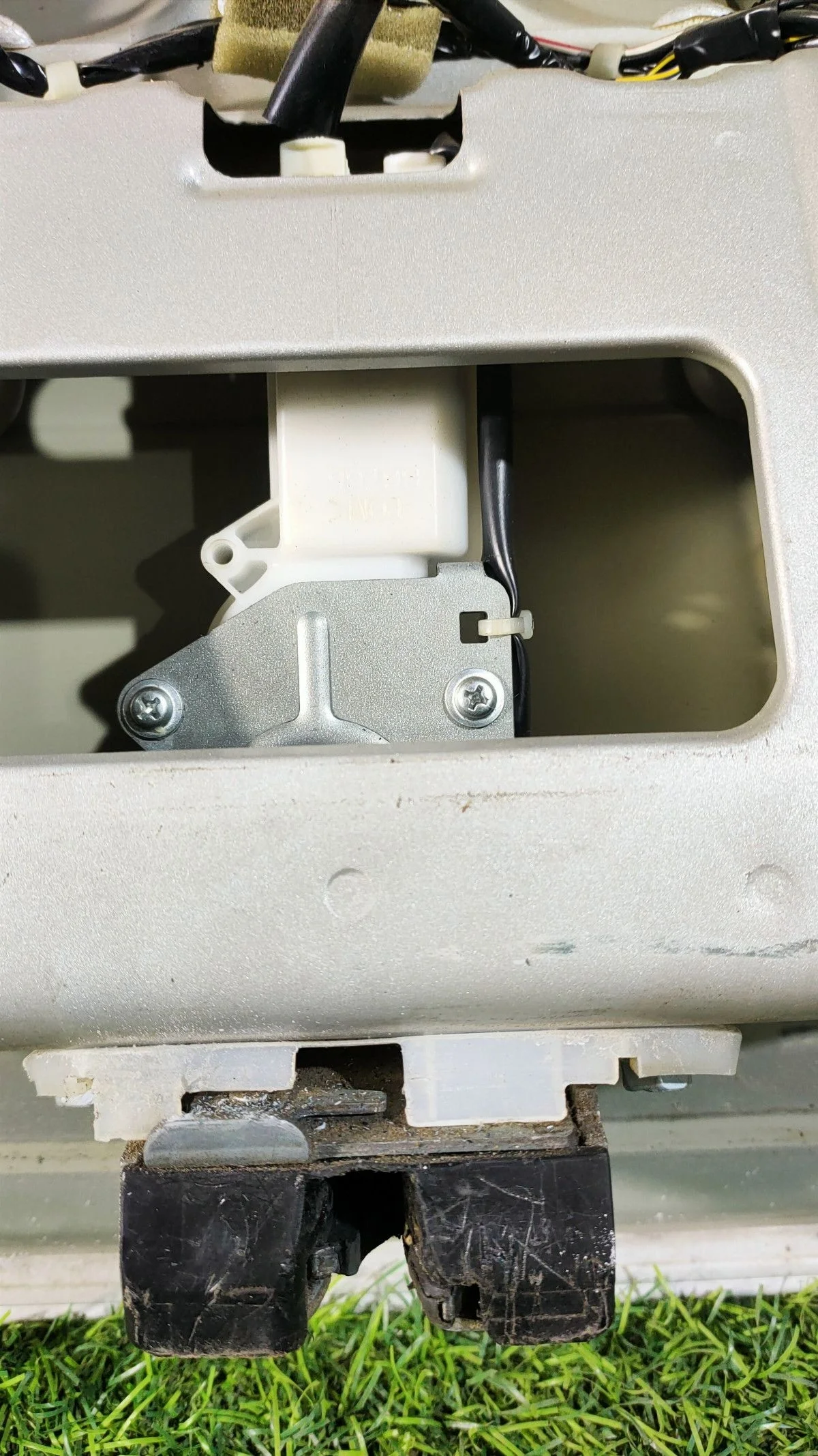 Замок багажника для Suzuki SX4