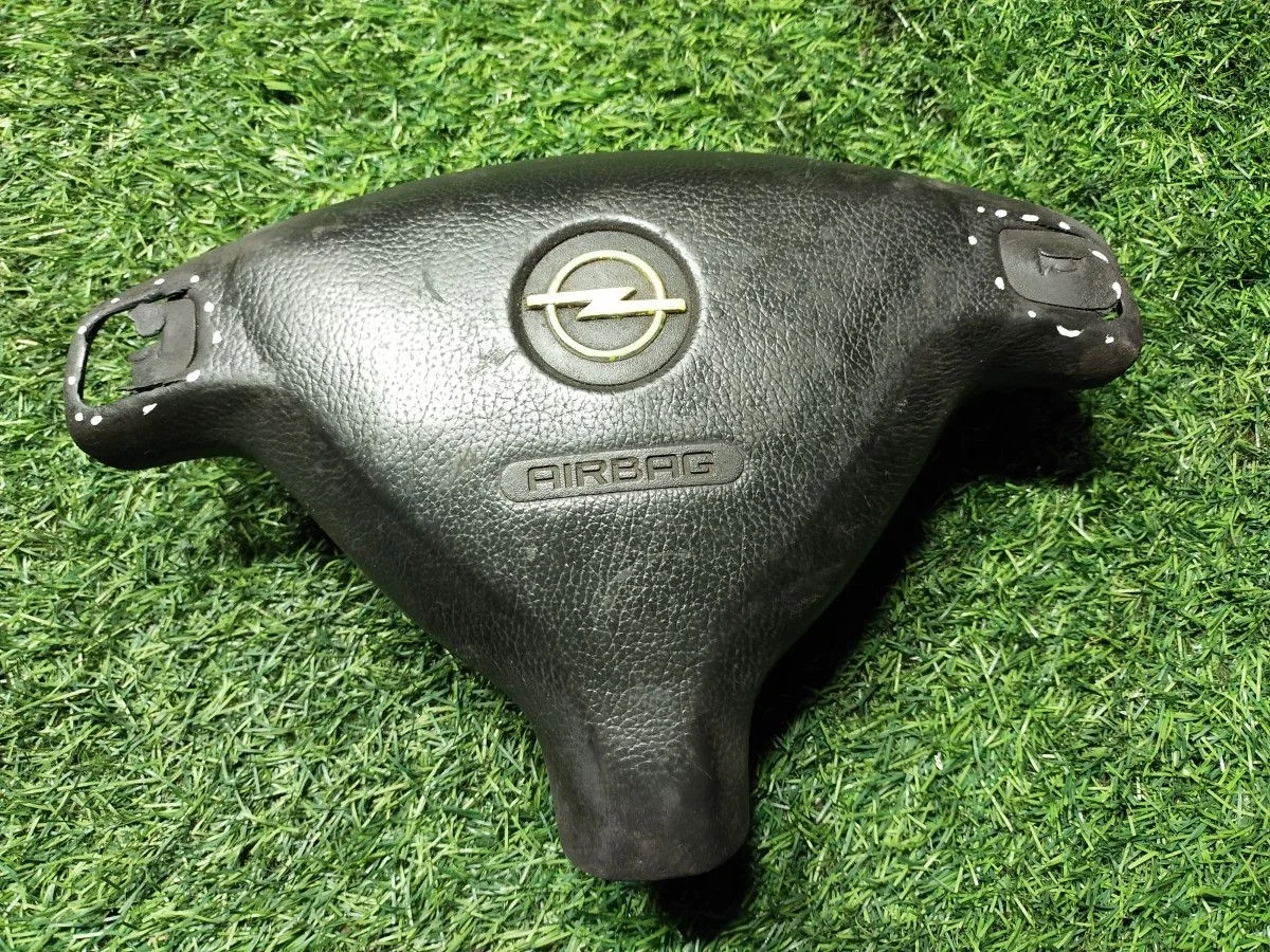Подушка безопасности водителя Opel Astra G