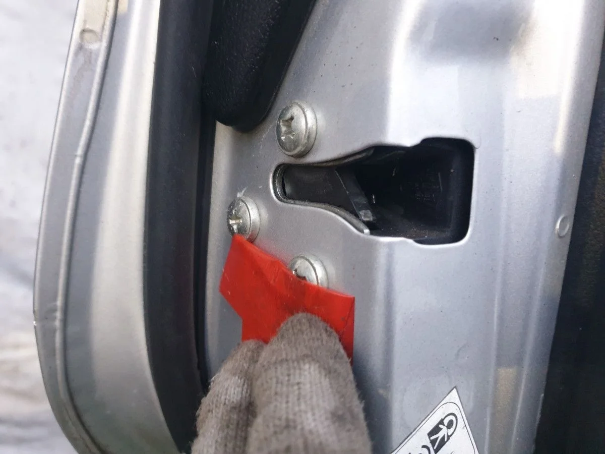 Замок двери задней левой Chevrolet Aveo Т200