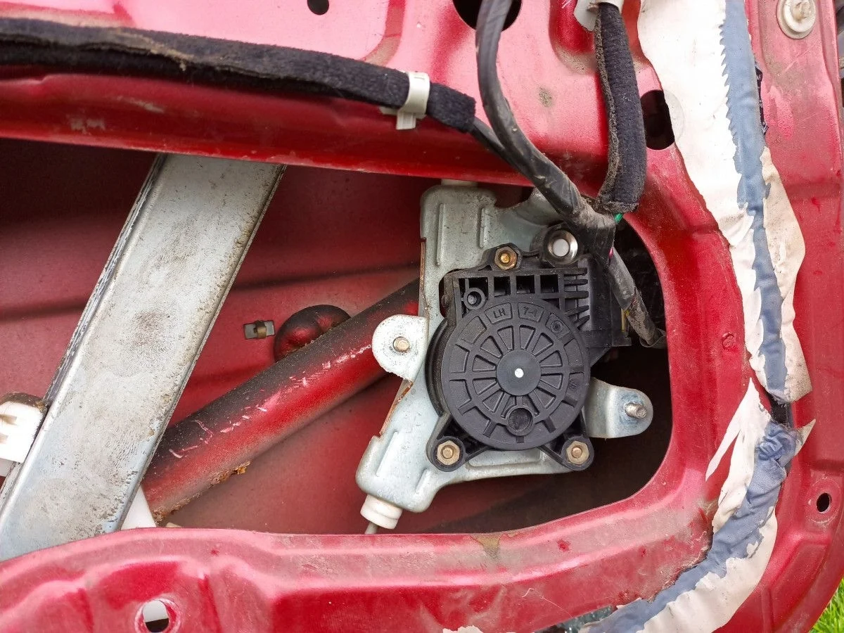 Стеклоподъёмник эл. задний левый Hyundai Accent