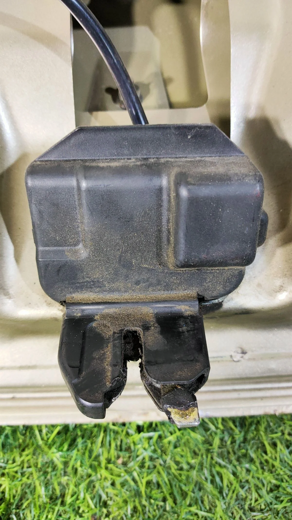 Замок багажника для Nissan Primera (P12) III