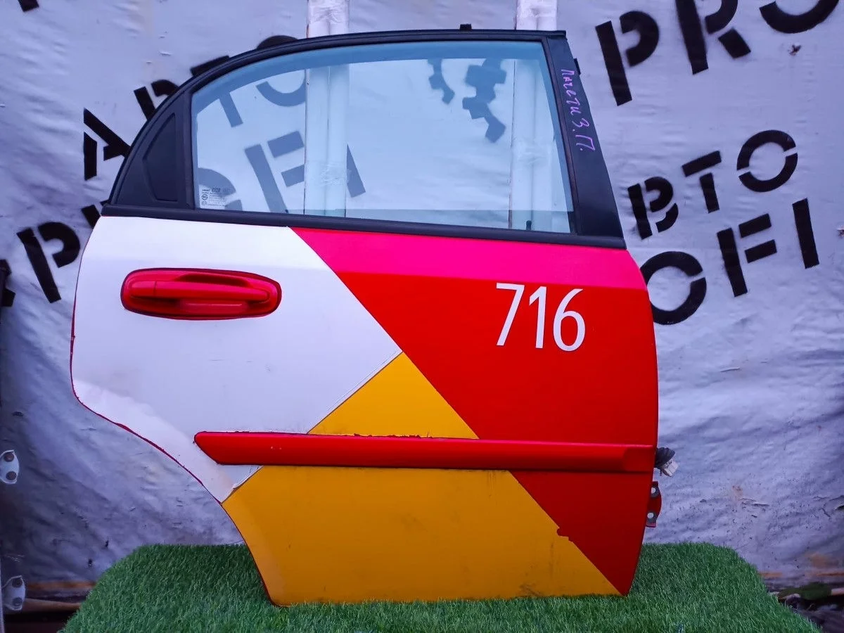 Дверь Chevrolet Lacetti правая задняя