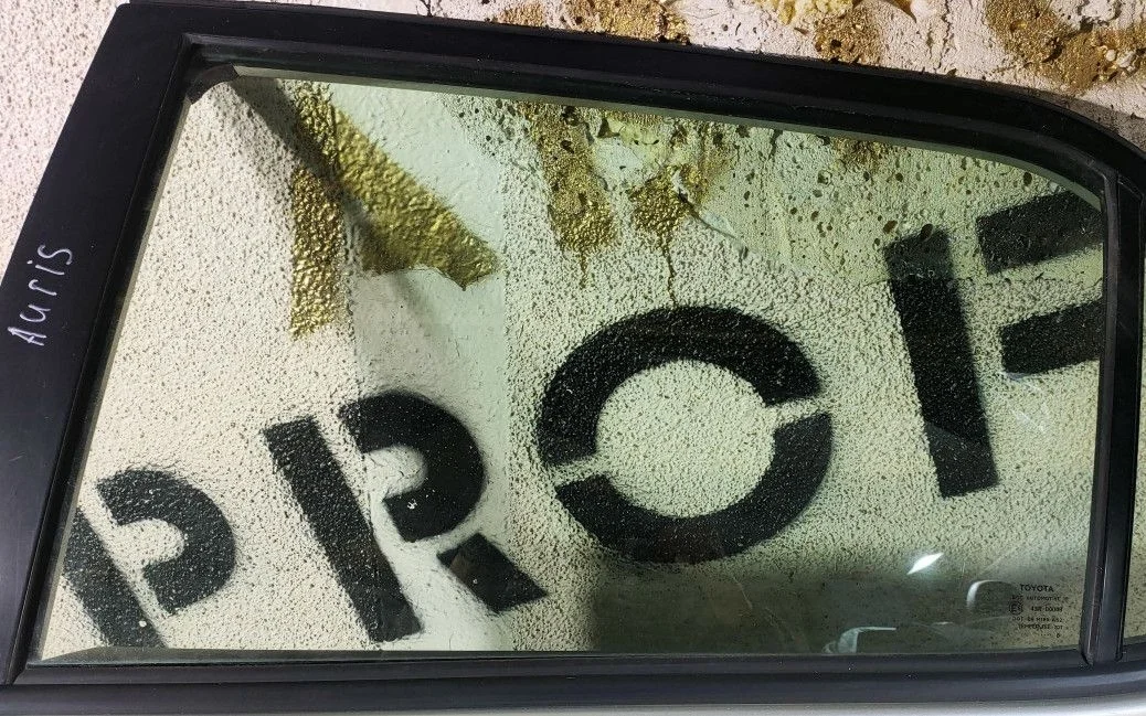 Стекло двери задней левой для Toyota Auris E150 I