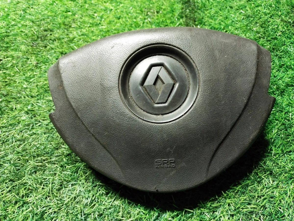 Подушка безопасности в рулевое колесо Renault