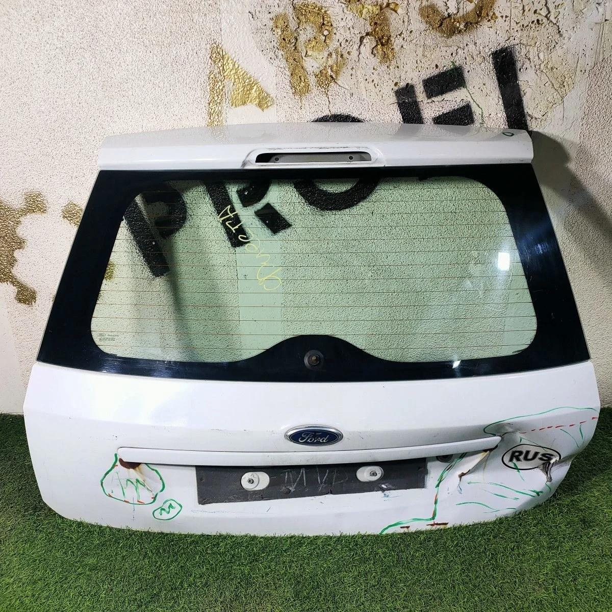 Крышка багажника Ford Fiesta (Mk VI) VI