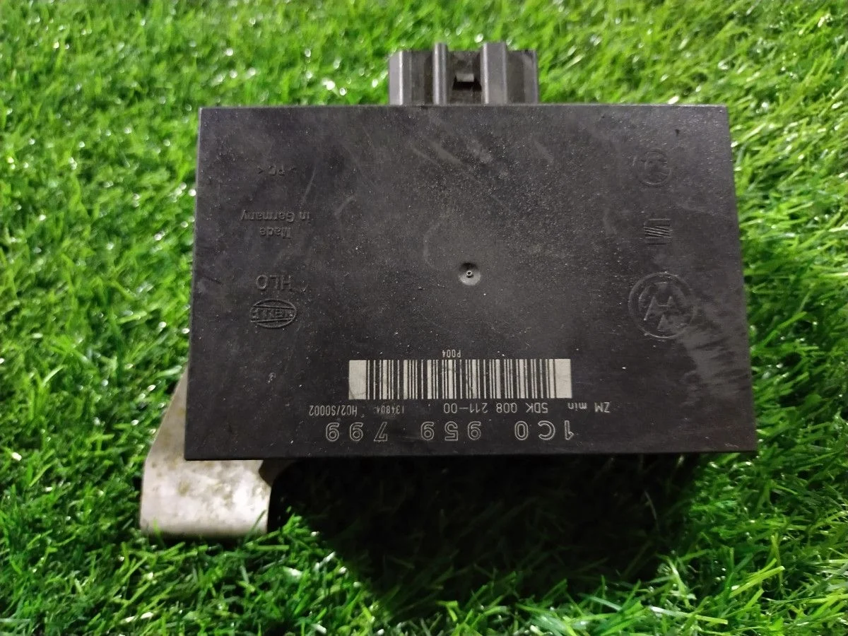 Блок управления дверями Skoda Octavia A4