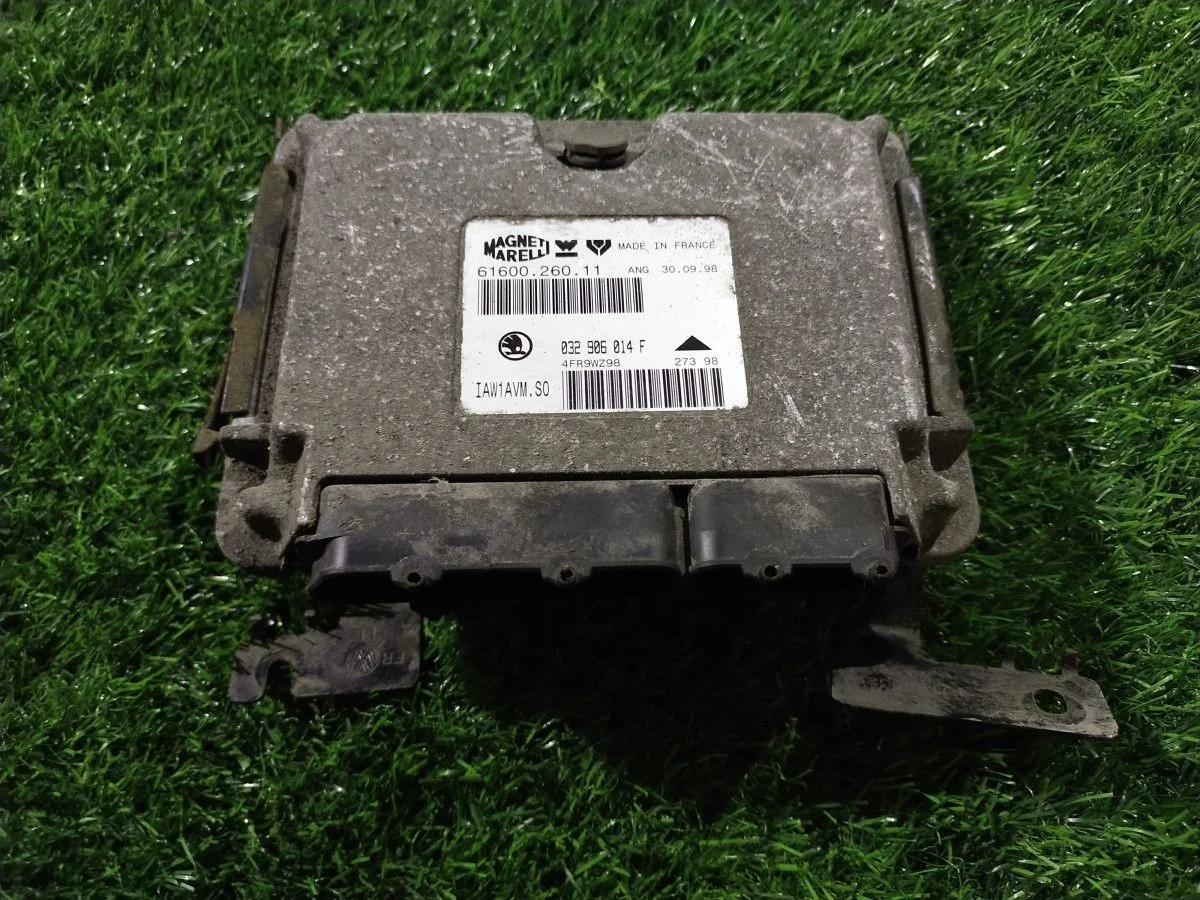 Блок управления двигателем Skoda Octavia