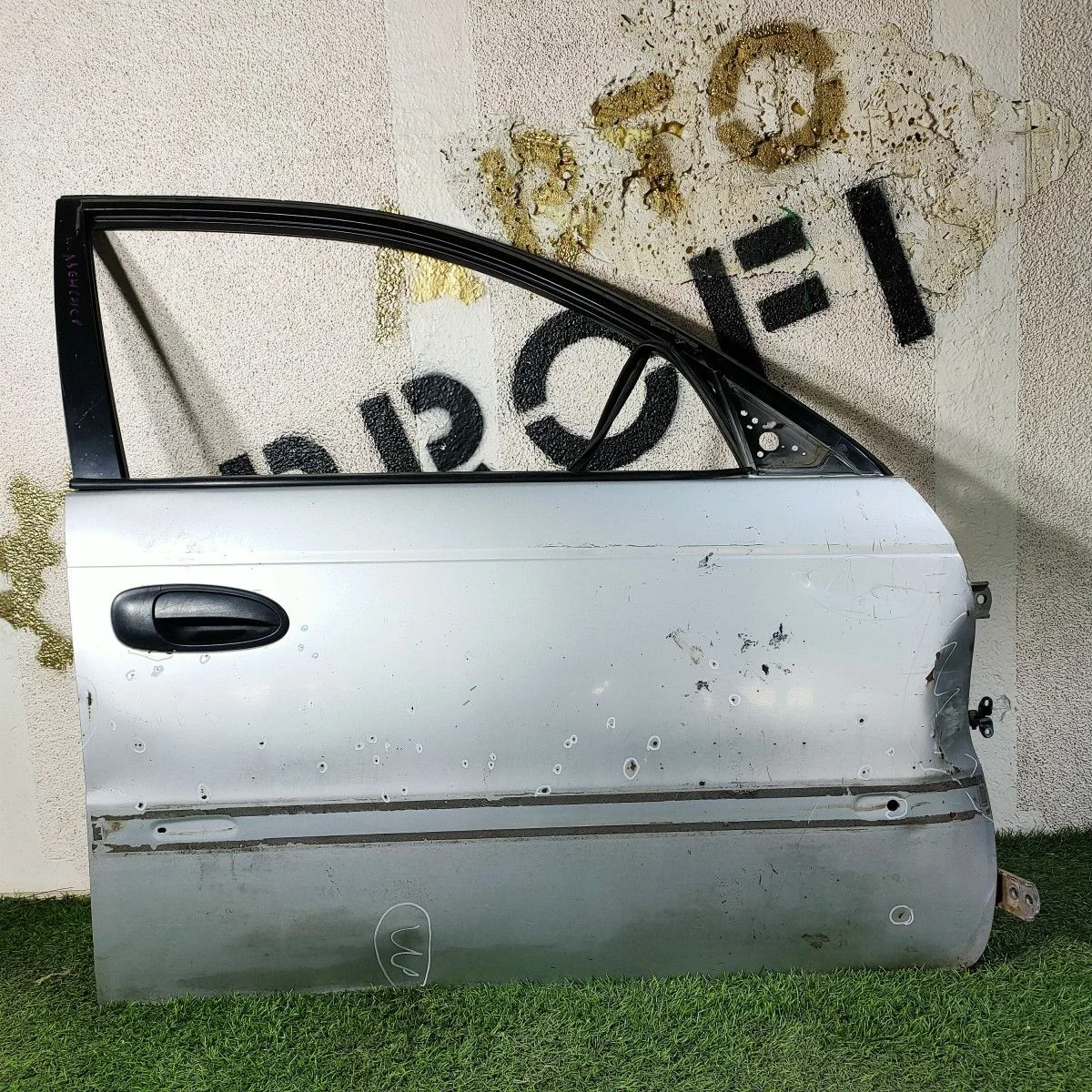 дверь передняя правая Toyota Avensis (T220) I