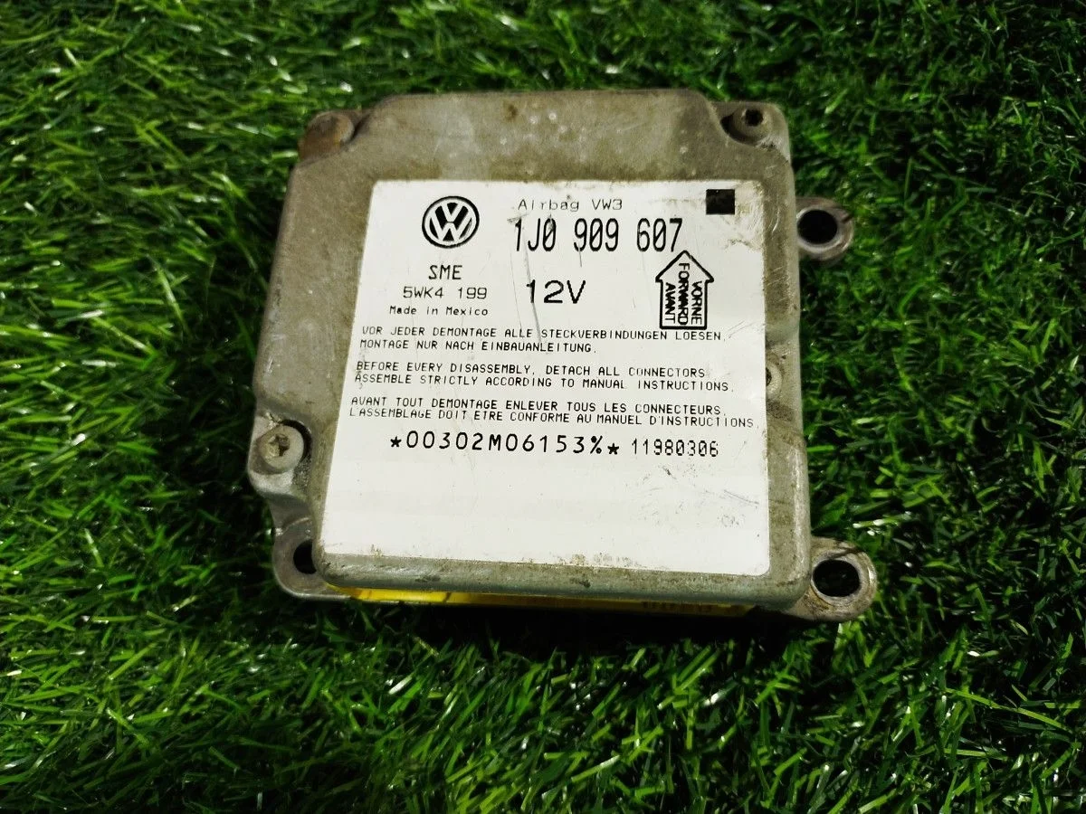 Блок управления Airbag Volkswagen Passat B5