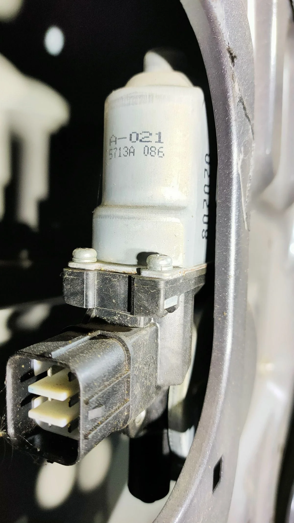 Стеклоподъемник электр. передний прав Mitsubishi