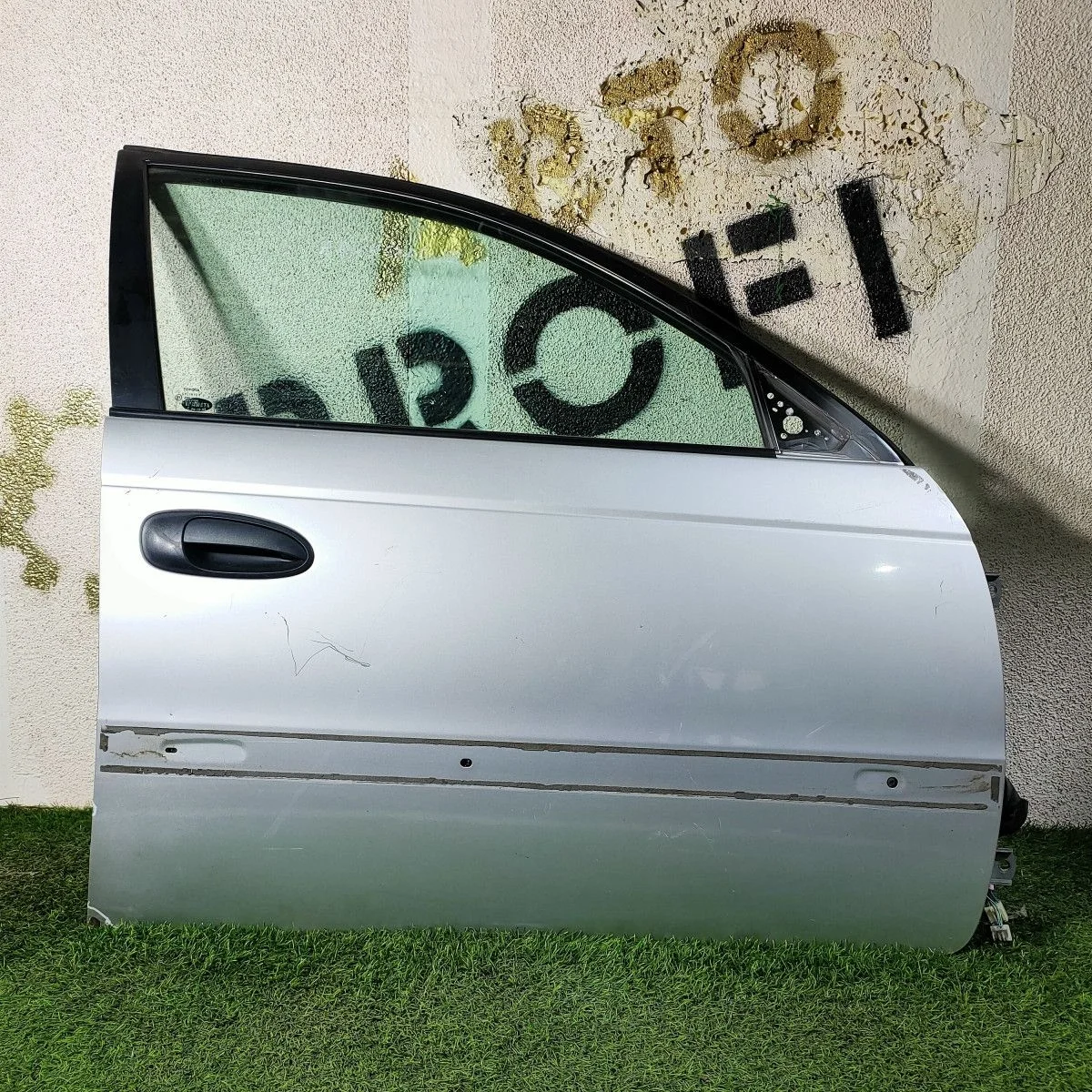 дверь передняя правая Toyota Avensis (T220) I