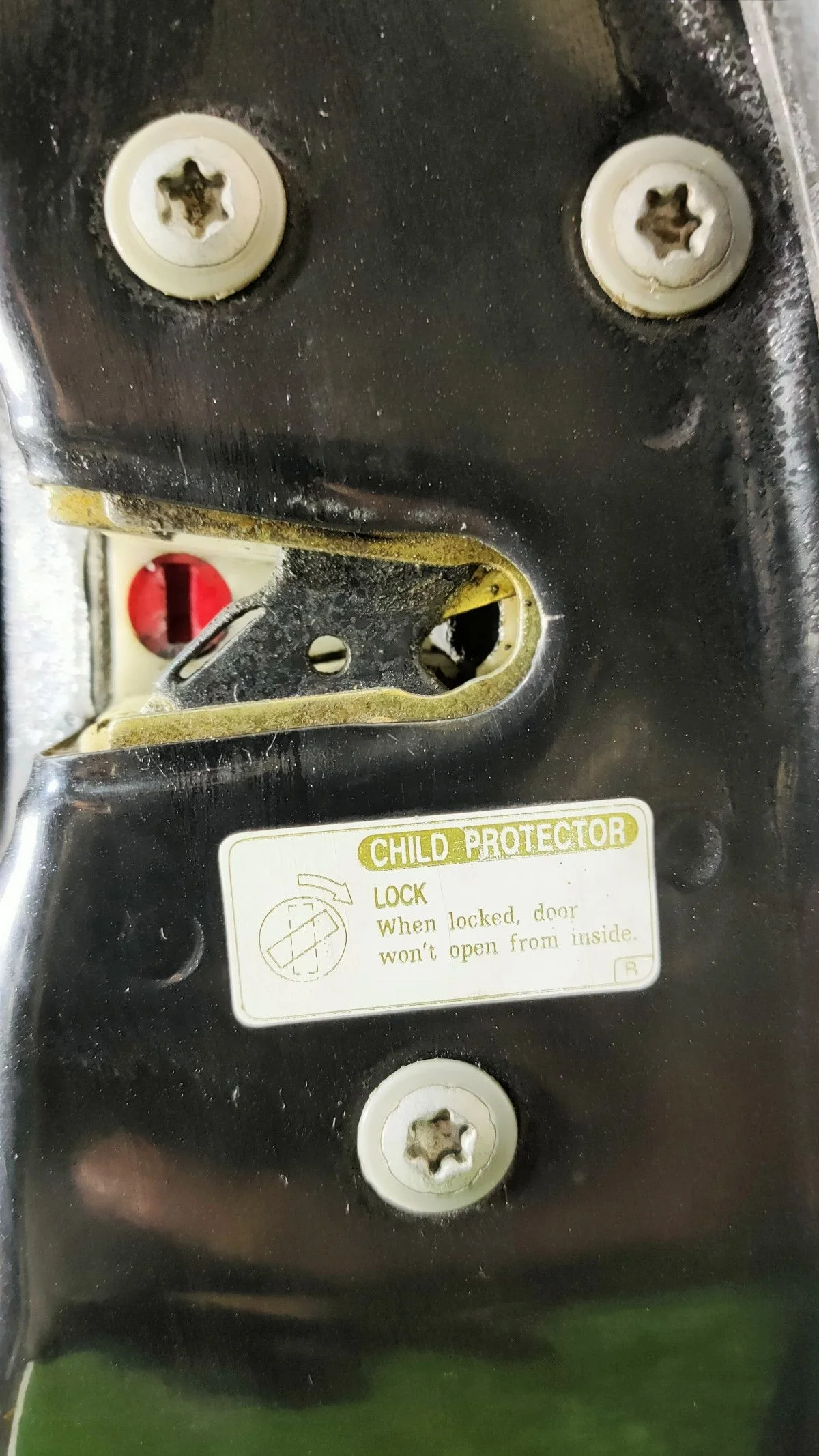 Замок двери задней правой для Toyota Avensis I