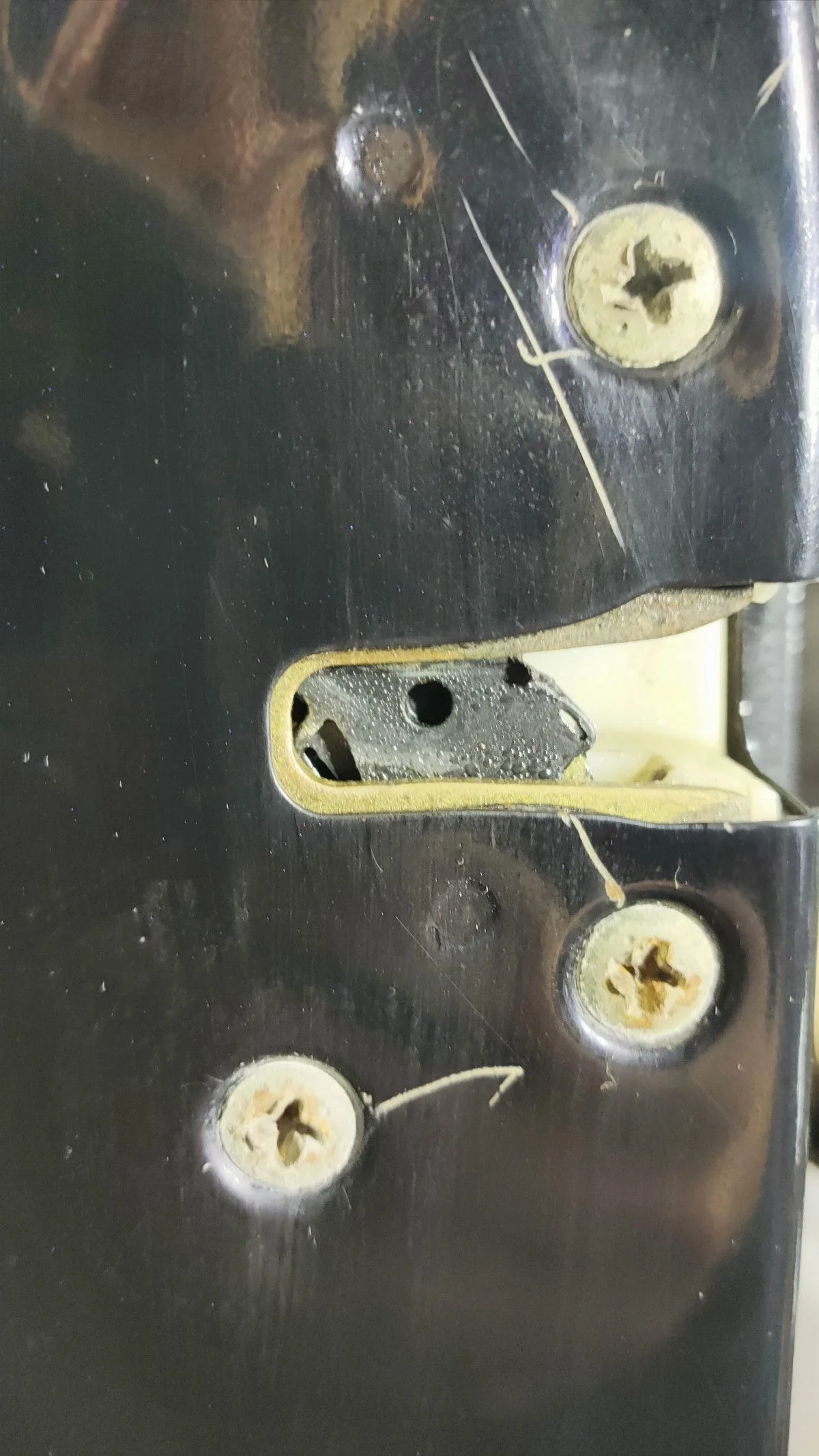 Замок двери задней левой Mitsubishi Lancer IX