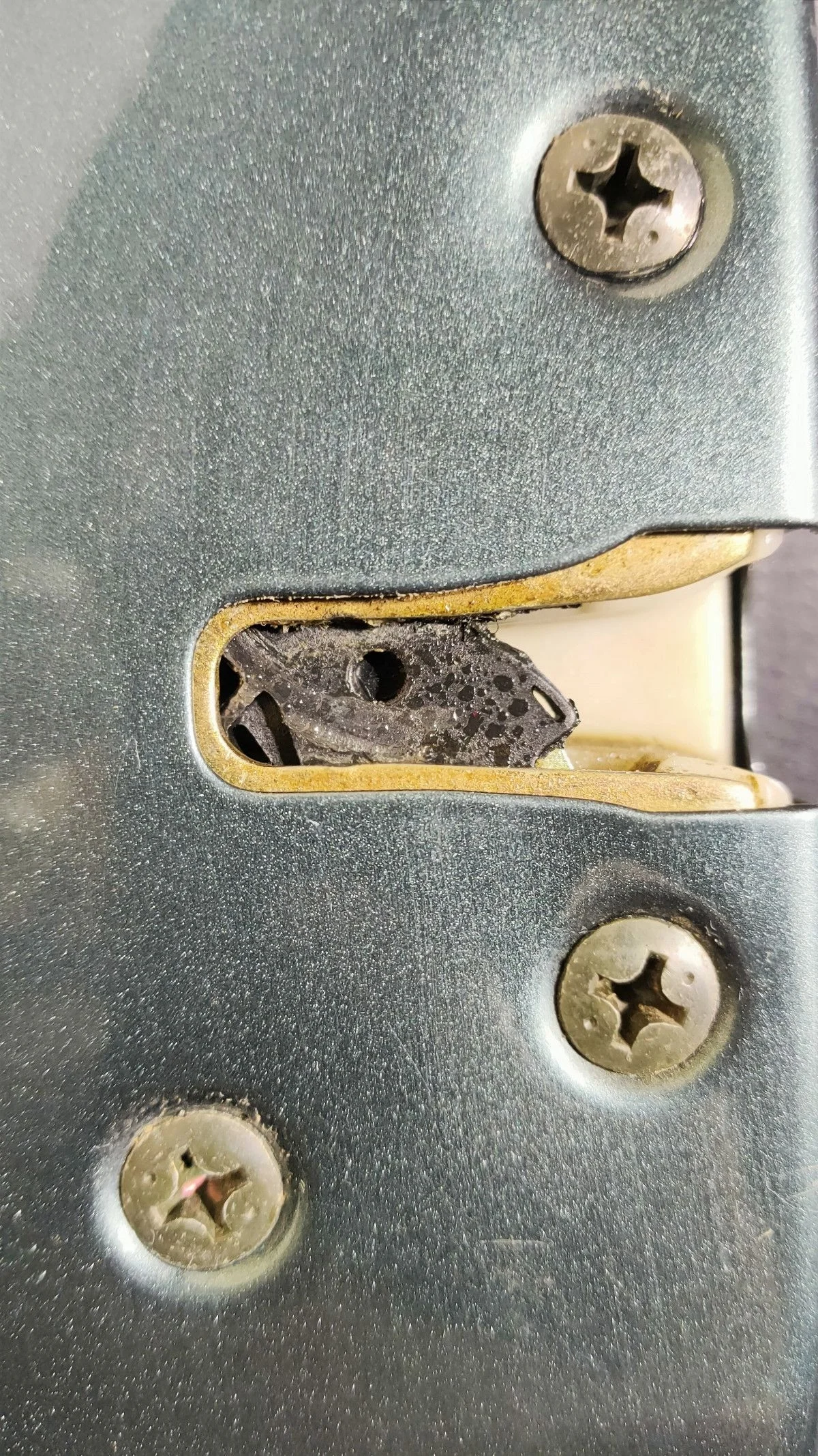 Замок двери задней левой Mitsubishi Outlander I