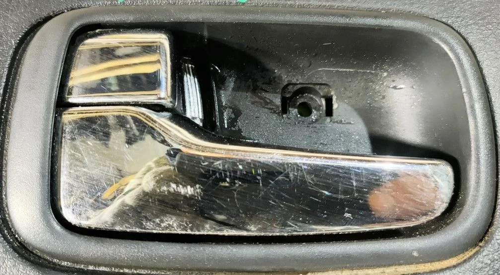 Ручка двери внутренняя левая для Mitsubishi