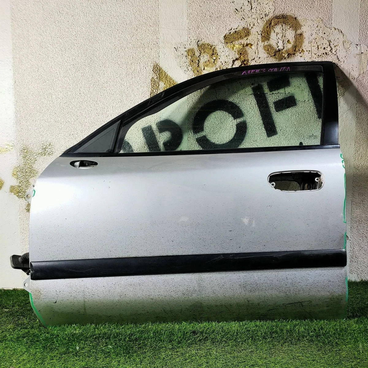 Дверь передняя левая Mitsubishi Carisma I