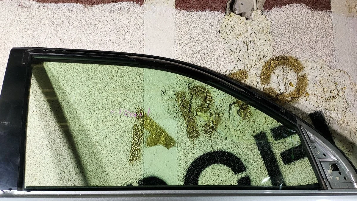 Стекло двери передней правой для Nissan X-Trail II