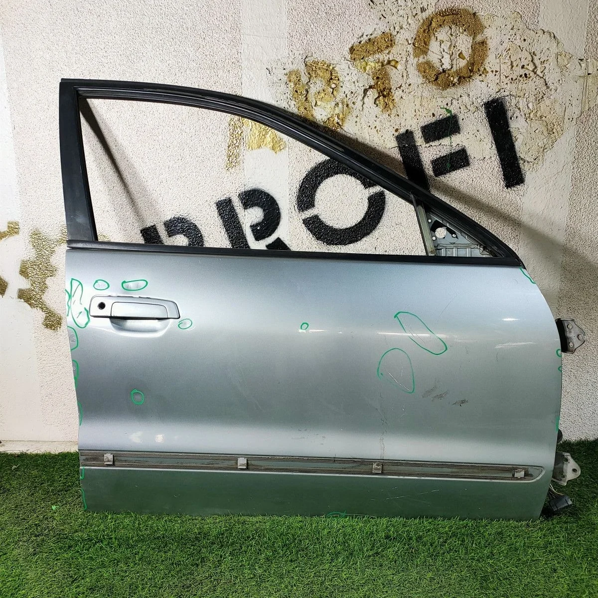 Дверь передняя правая для Mitsubishi Galant VIII