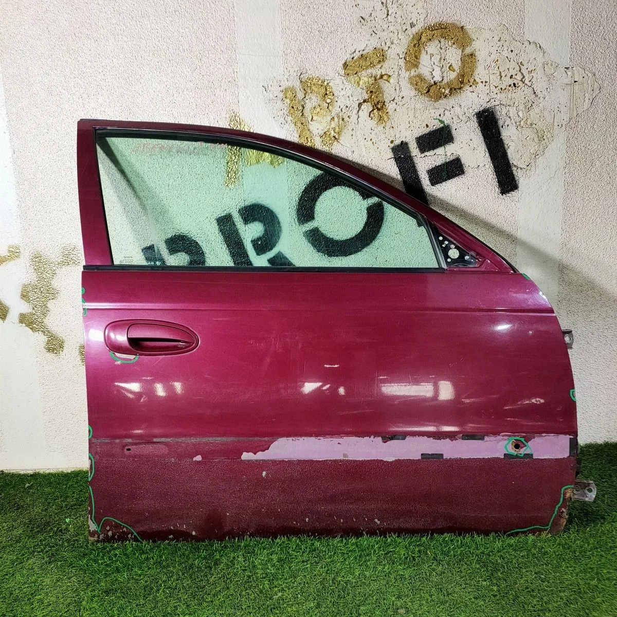 дверь передняя правая Toyota Avensis (T220) I