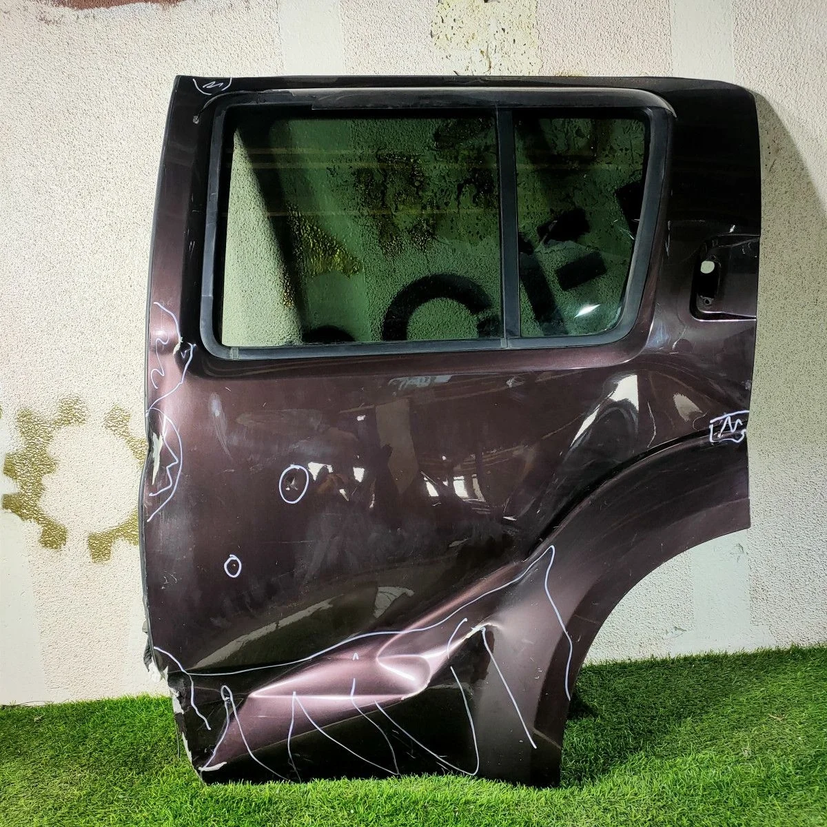 Дверь задняя левая для Nissan