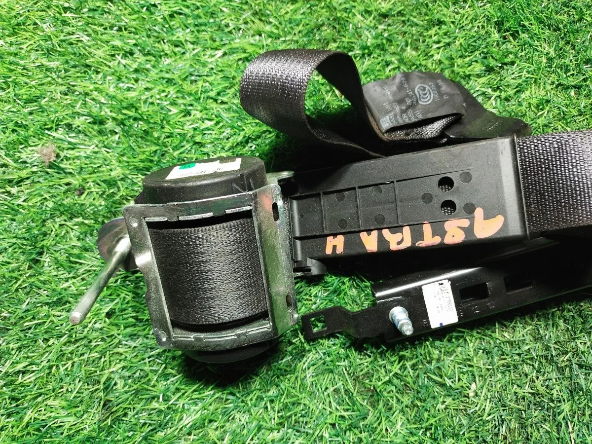 Ремень безопасности передний правый Opel Astra GTC