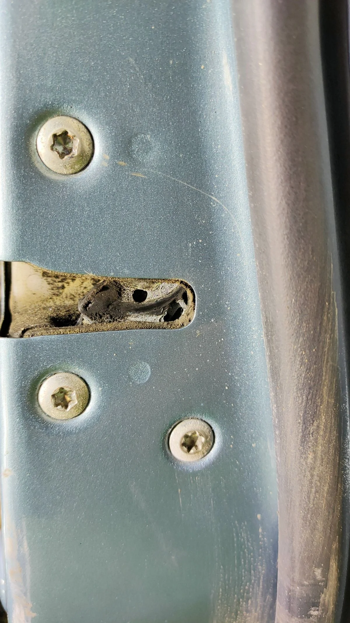 Замок двери задней правой Mitsubishi Lancer X