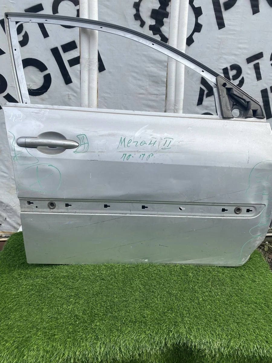 Дверь передняя правая Renault Megane