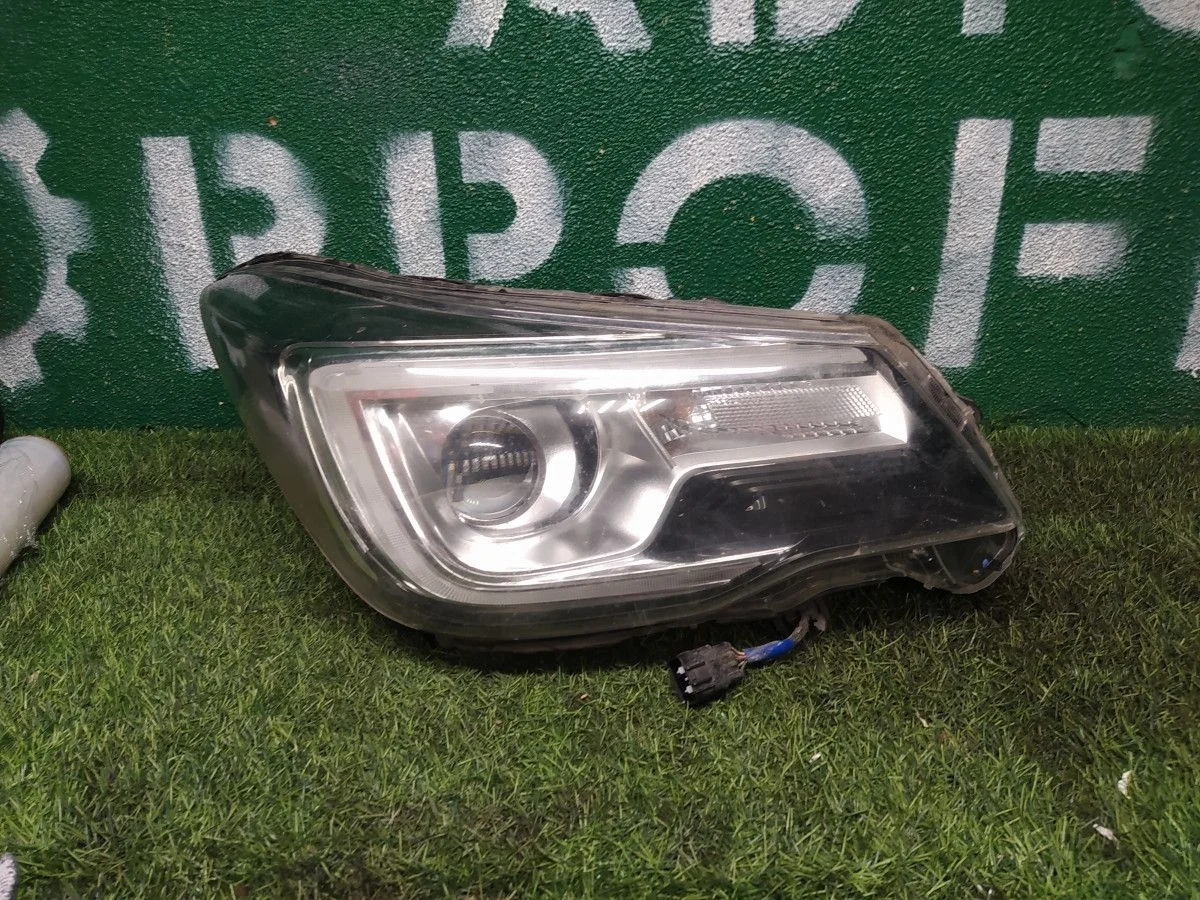 Фара правая Subaru Forester SJ LED