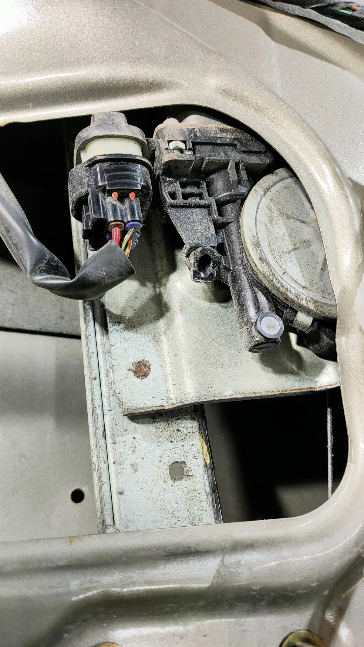 Стеклоподъемник электр. передний левый Mitsubishi