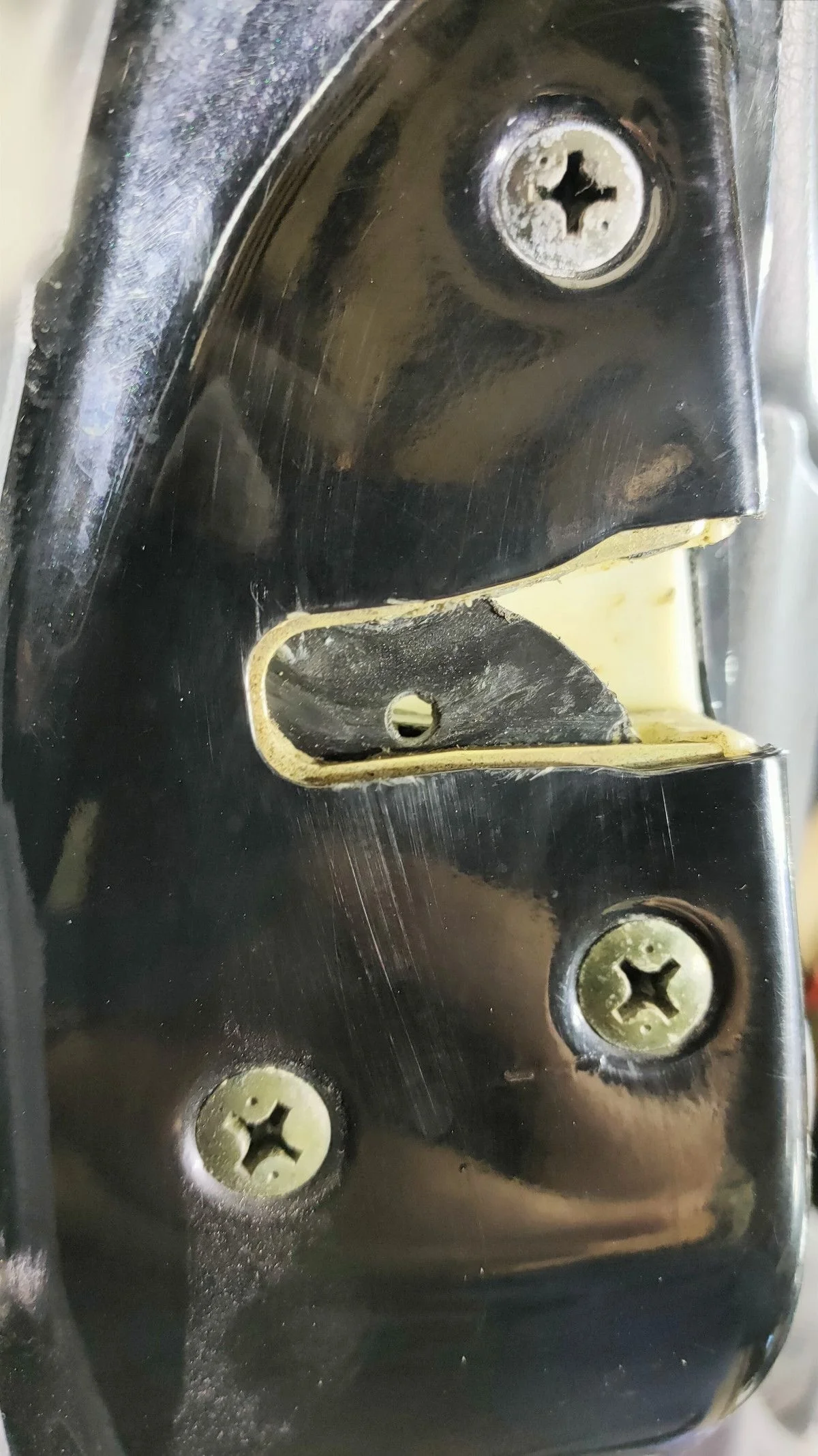 Замок двери задней левой Mitsubishi Galant VIII