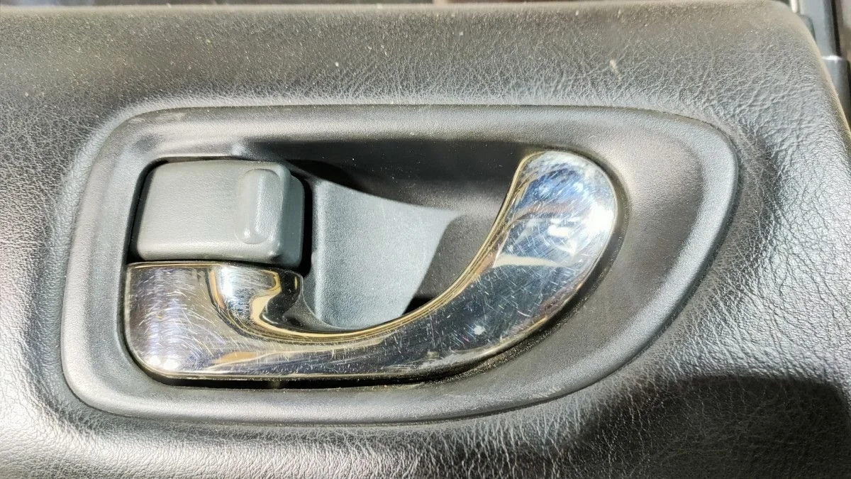 Ручка двери задней внутренняя левая Mitsubishi