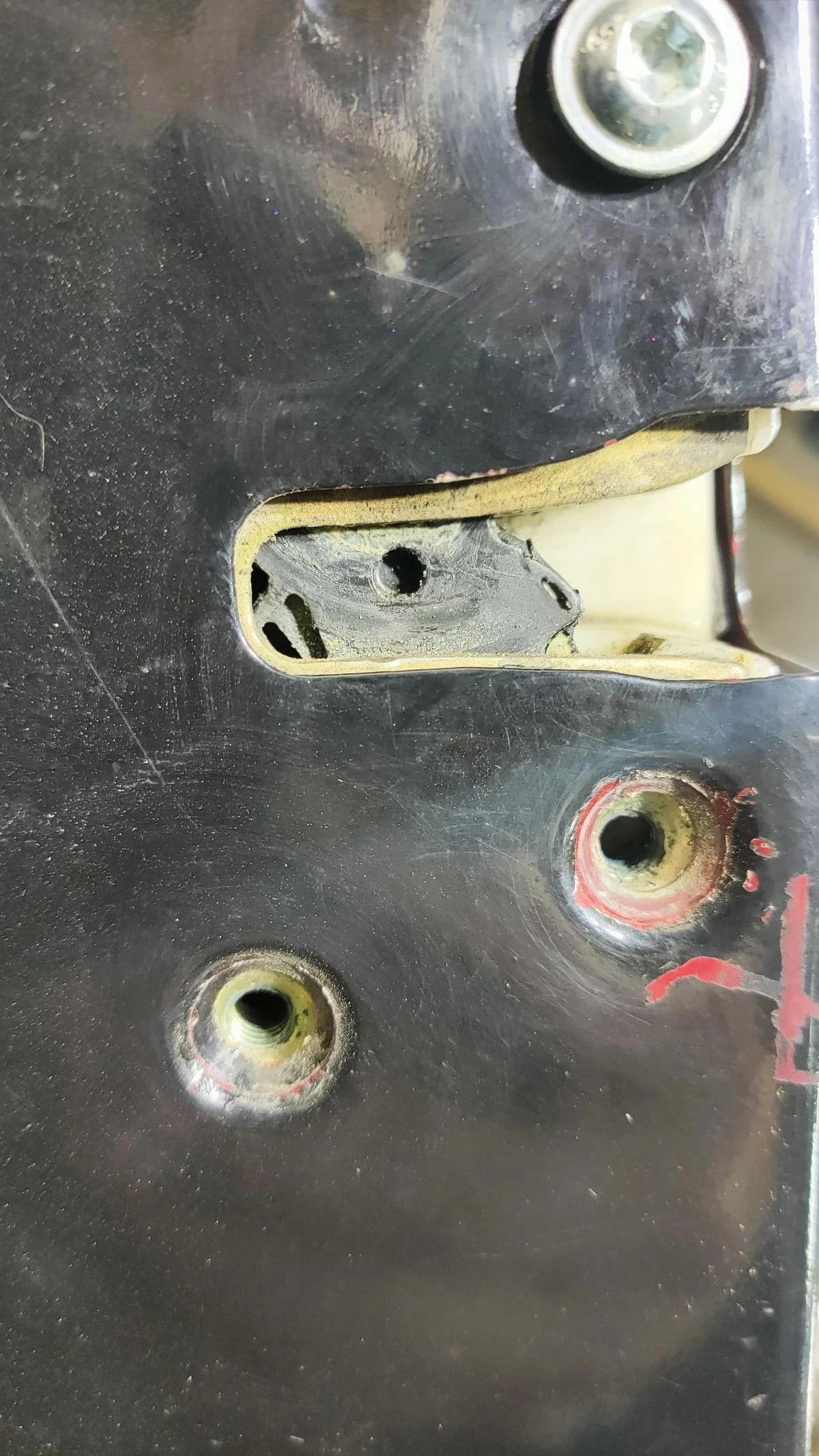 Замок двери задней левой Mitsubishi Lancer IX