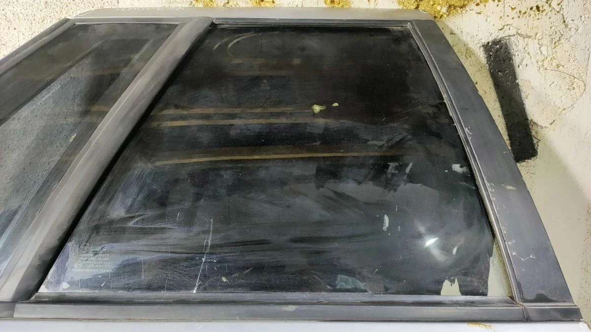 СТЕКЛО ЗАДНЕЙ ДВЕРИ ПРАВОЙ DAEWOO Espero I