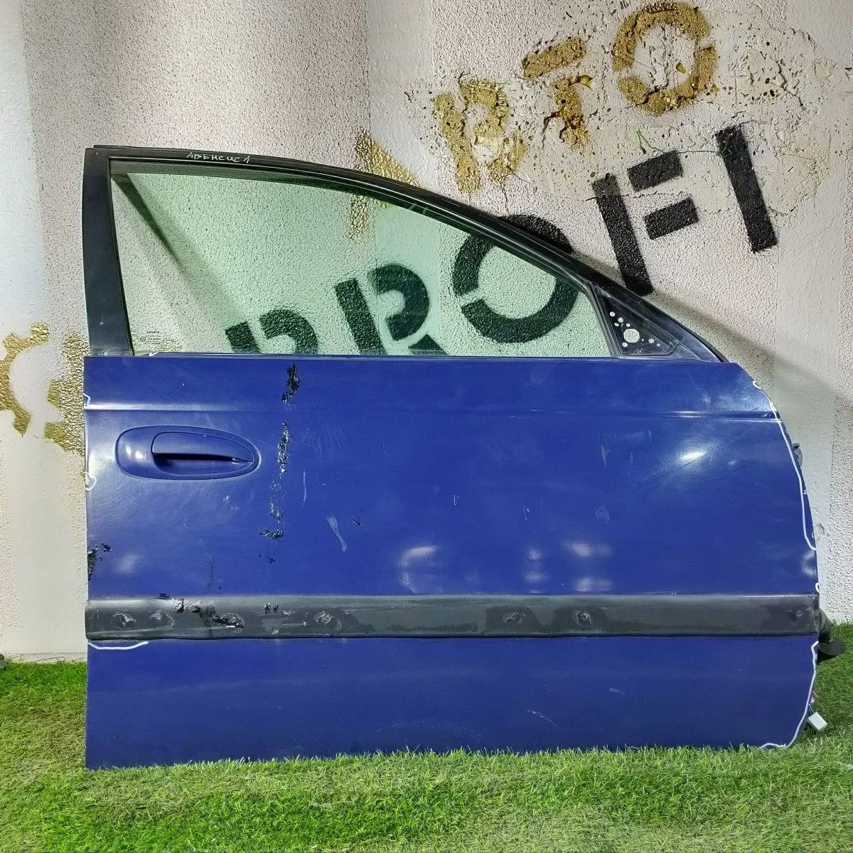 Дверь передняя правая Toyota Avensis (T220) I